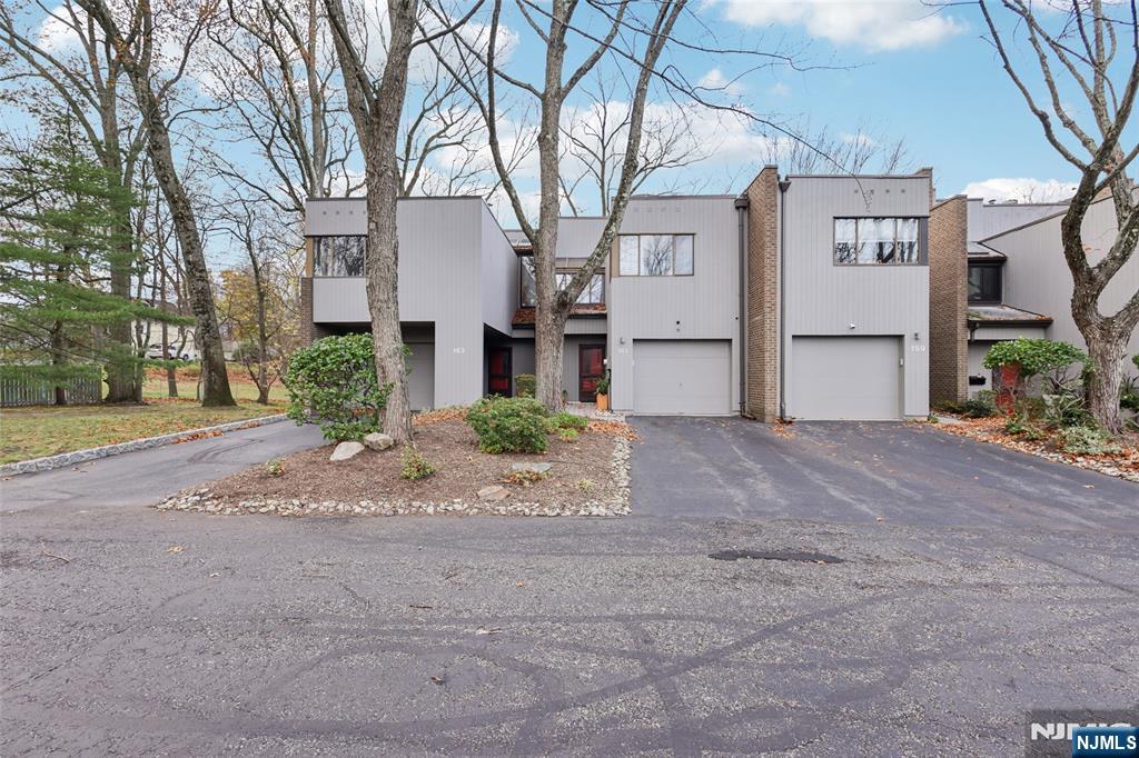 161 Pond Drive 13E