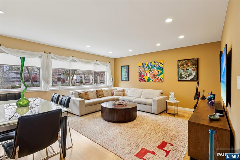 161 Pond Drive 13E