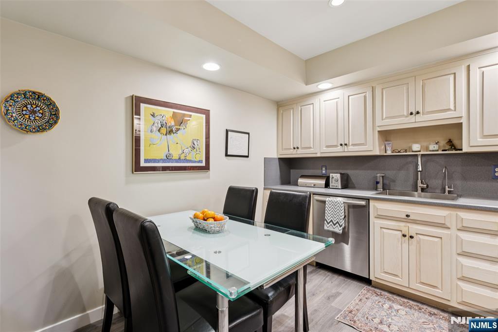 161 Pond Drive 13E