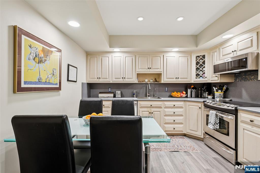 161 Pond Drive 13E