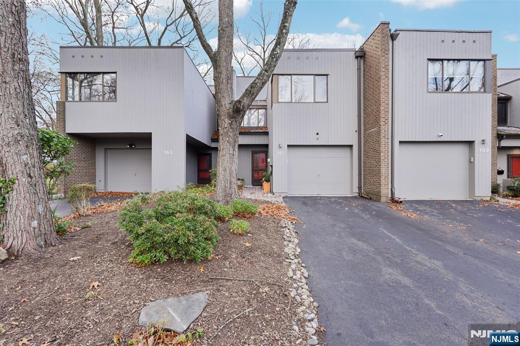 161 Pond Drive 13E