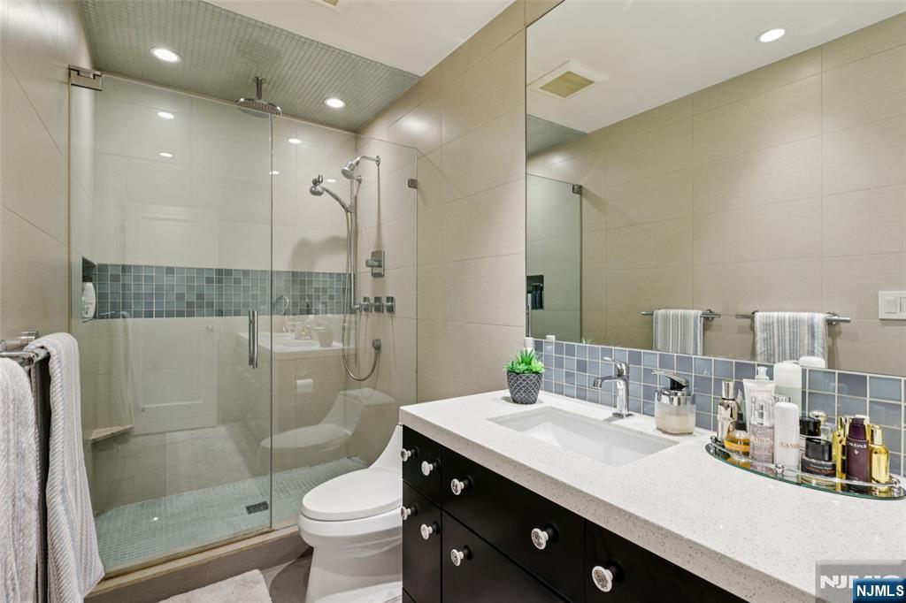 161 Pond Drive 13E