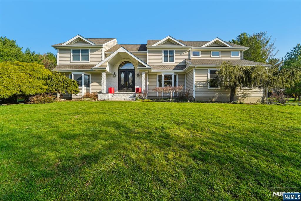 17 Riverside Lane