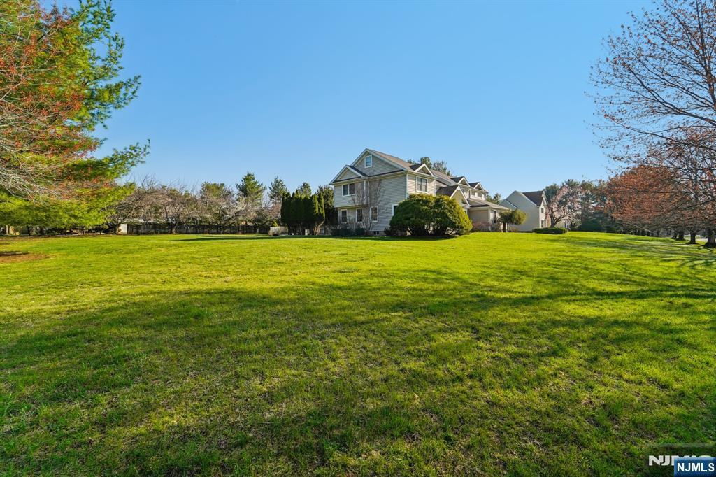 17 Riverside Lane