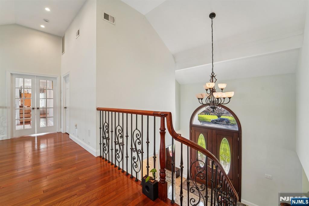 17 Riverside Lane