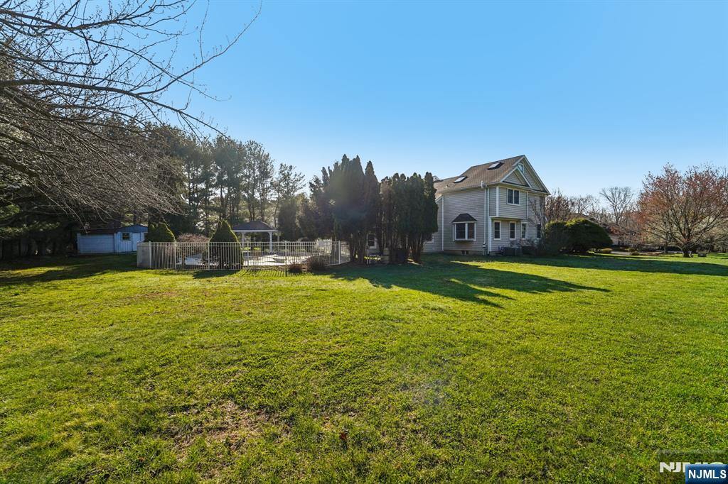 17 Riverside Lane