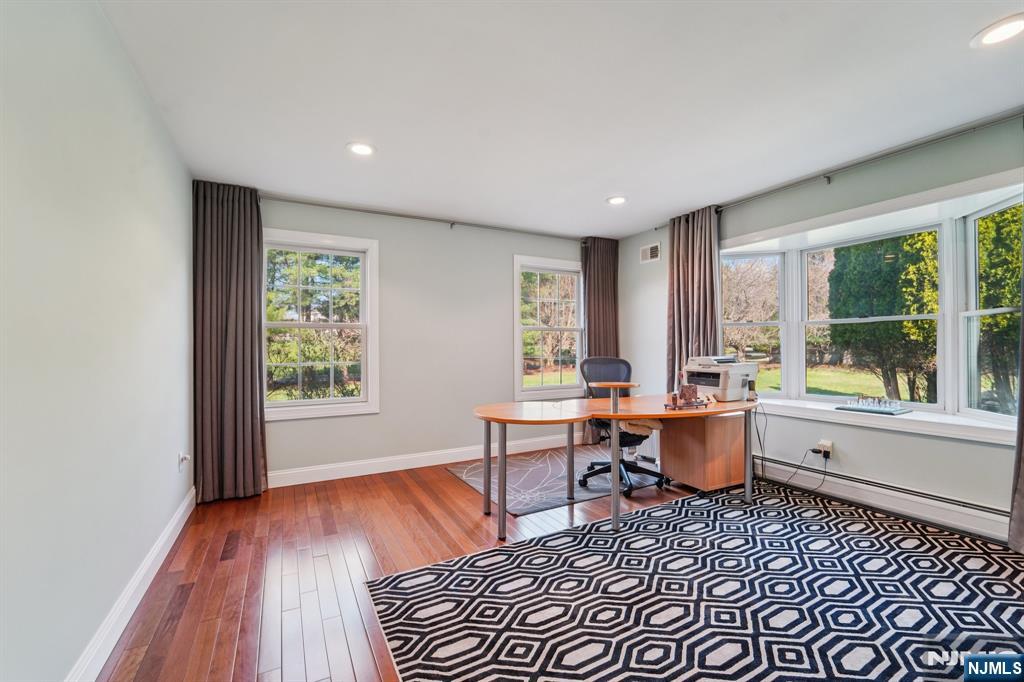 17 Riverside Lane