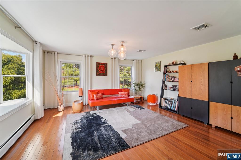 17 Riverside Lane