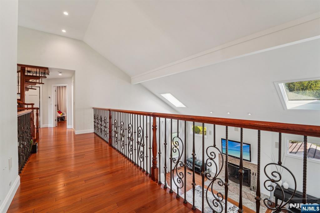 17 Riverside Lane