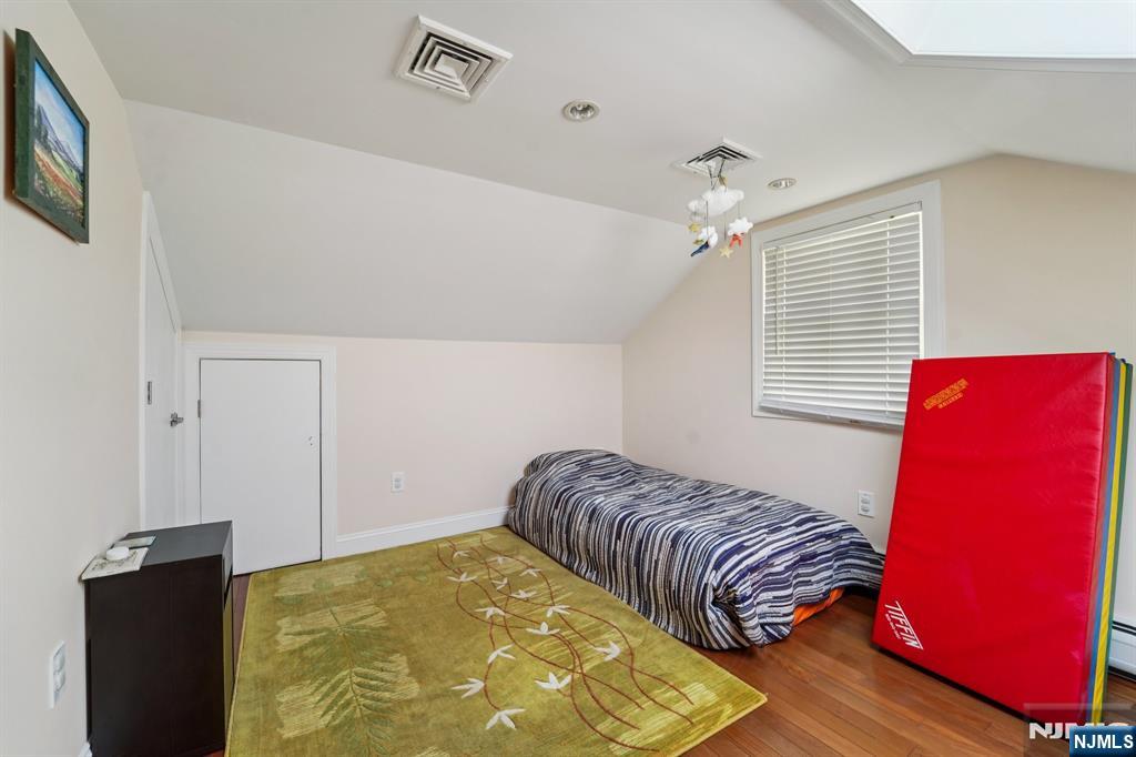 17 Riverside Lane