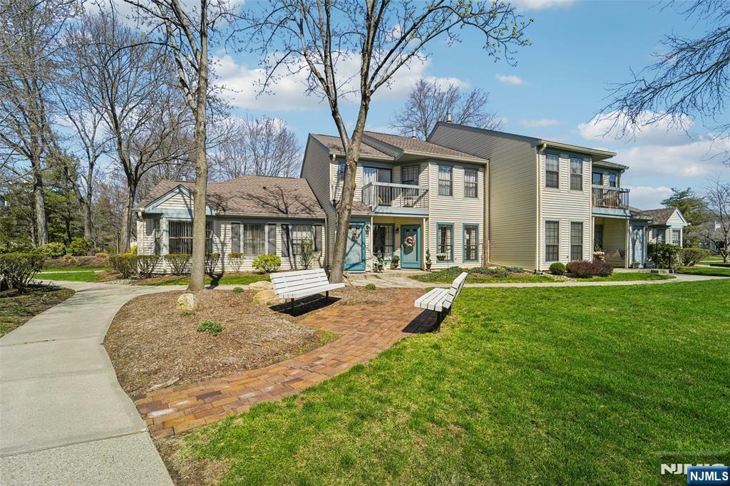 22 Eakens Court