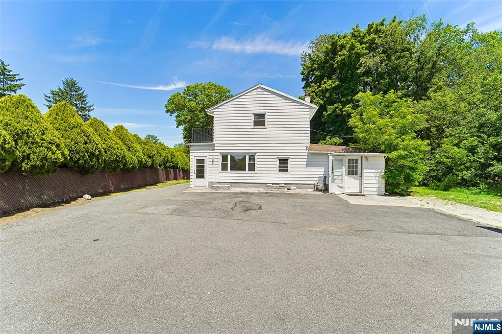 42 Ridgewood Avenue