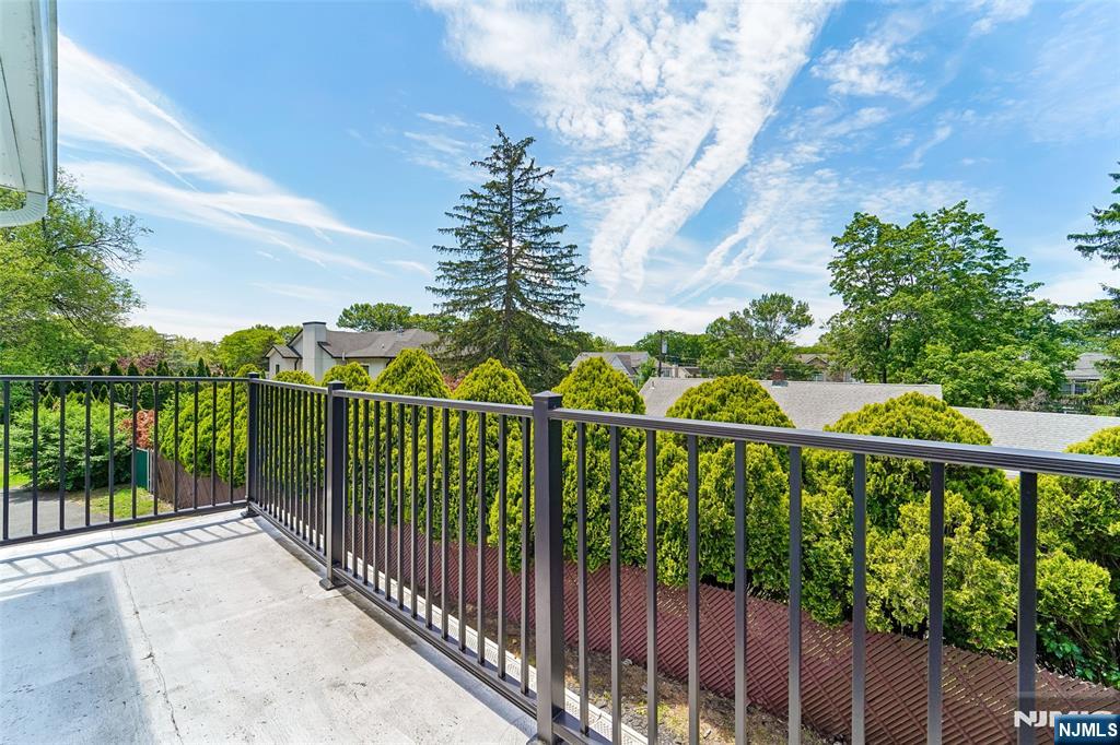 42 Ridgewood Avenue