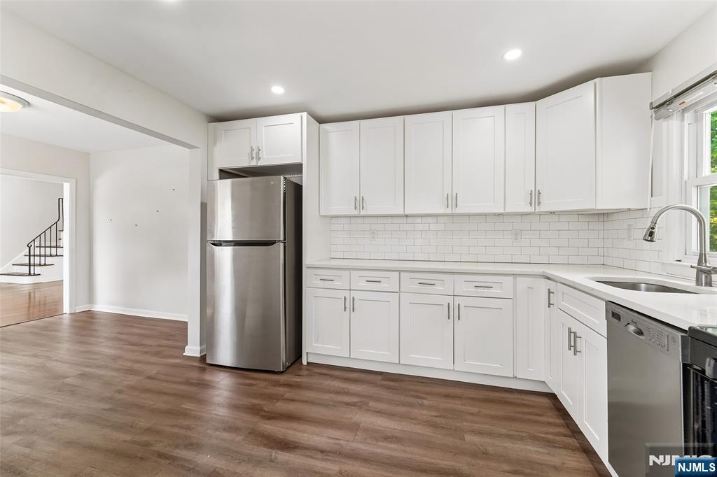 42 Ridgewood Avenue
