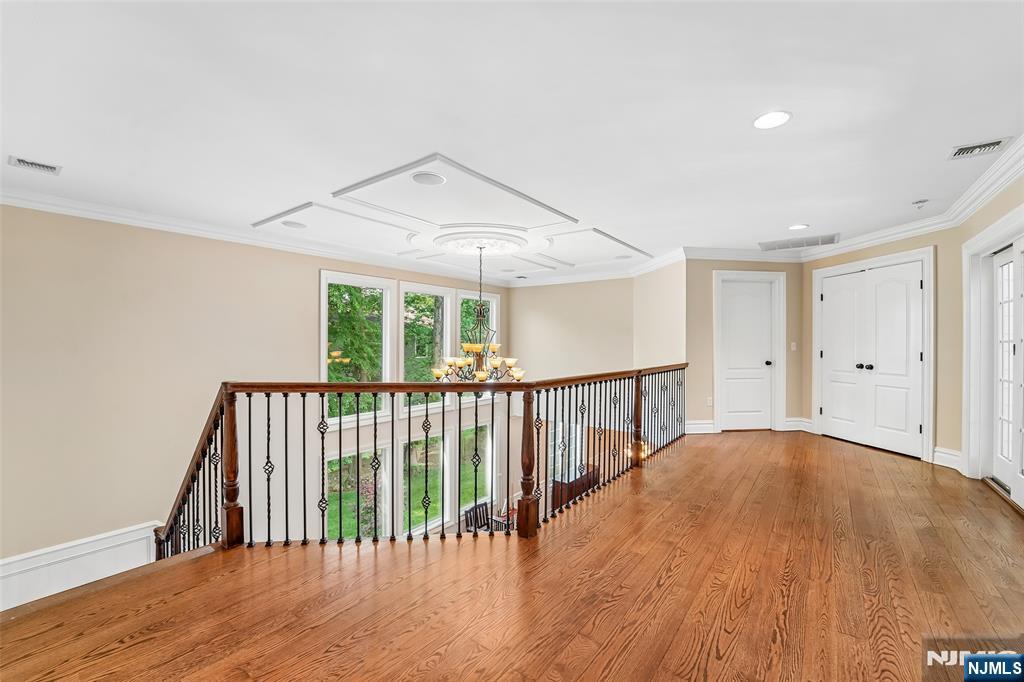 35 Franklin Turnpike