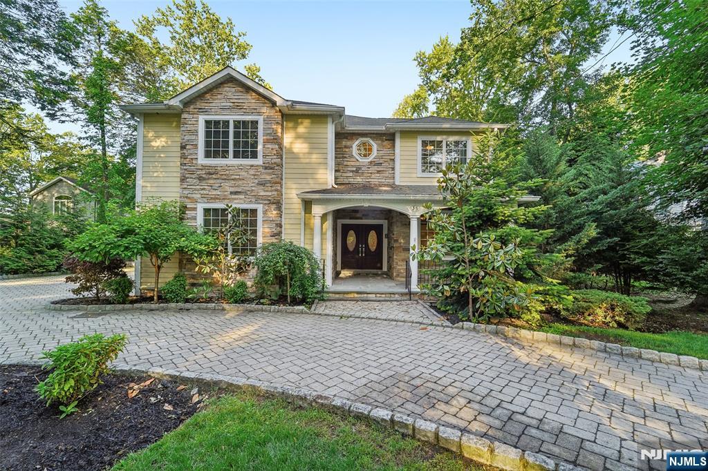 35 Franklin Turnpike