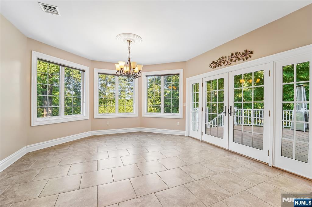 35 Franklin Turnpike