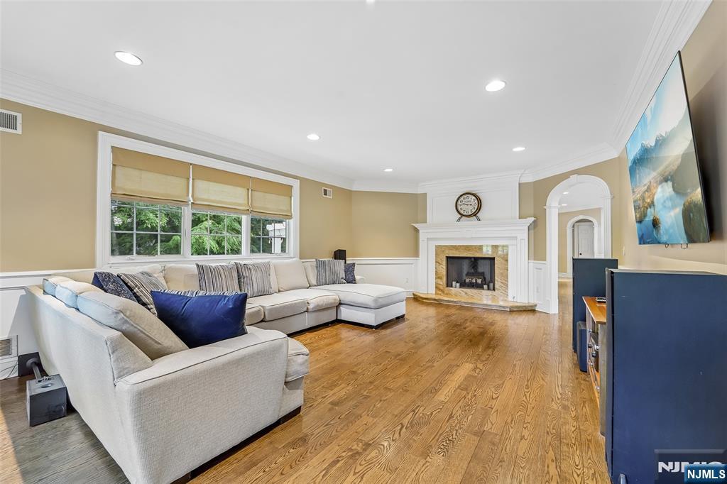 35 Franklin Turnpike