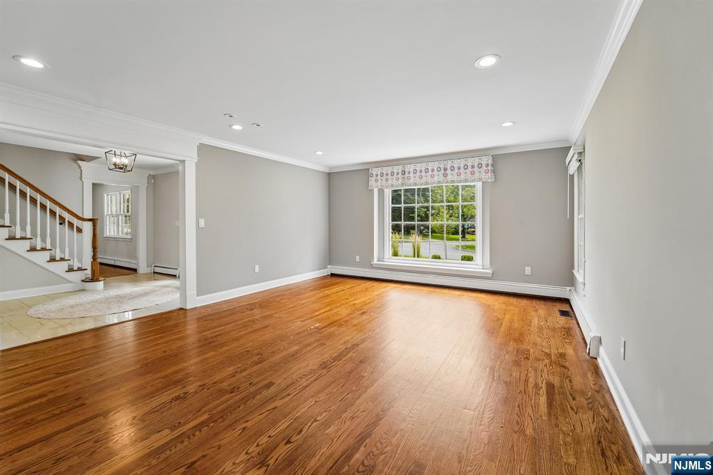 17 Colonial Drive