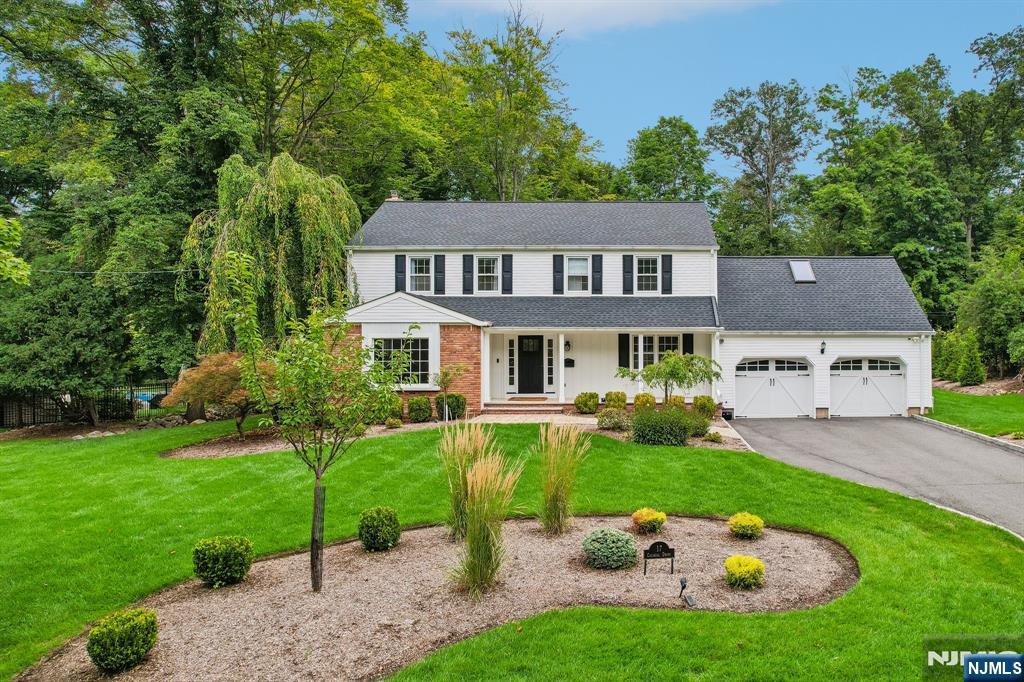 17 Colonial Drive