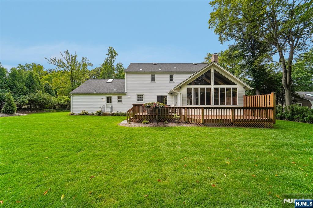 17 Colonial Drive