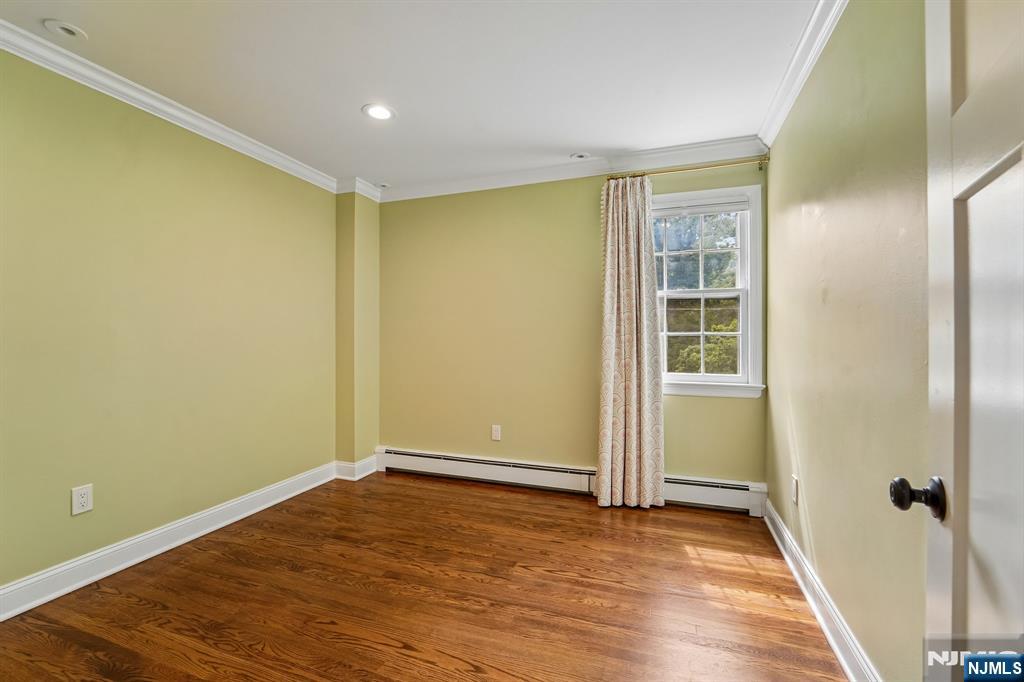 17 Colonial Drive