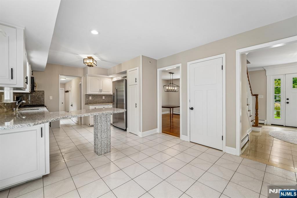 17 Colonial Drive
