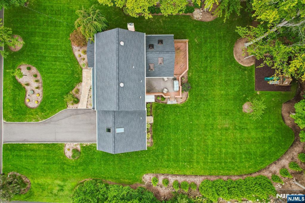 17 Colonial Drive