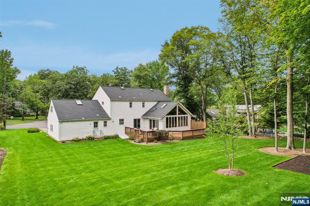 17 Colonial Drive