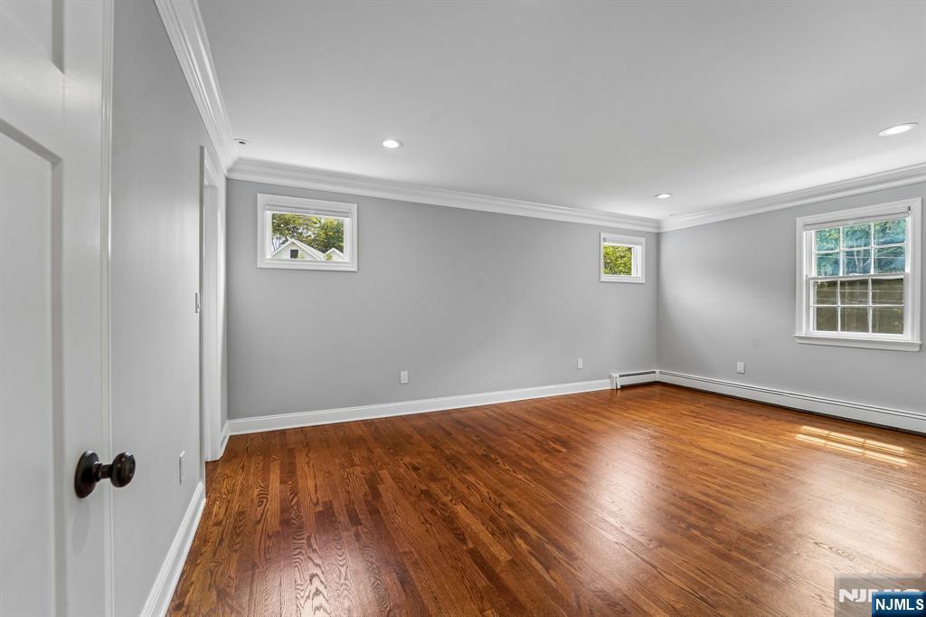 17 Colonial Drive