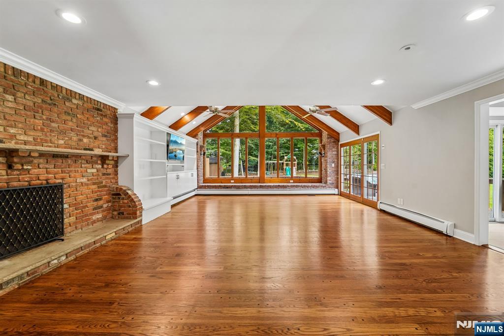 17 Colonial Drive