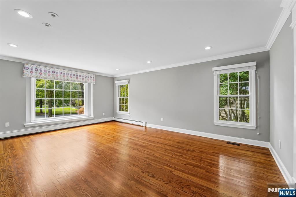 17 Colonial Drive
