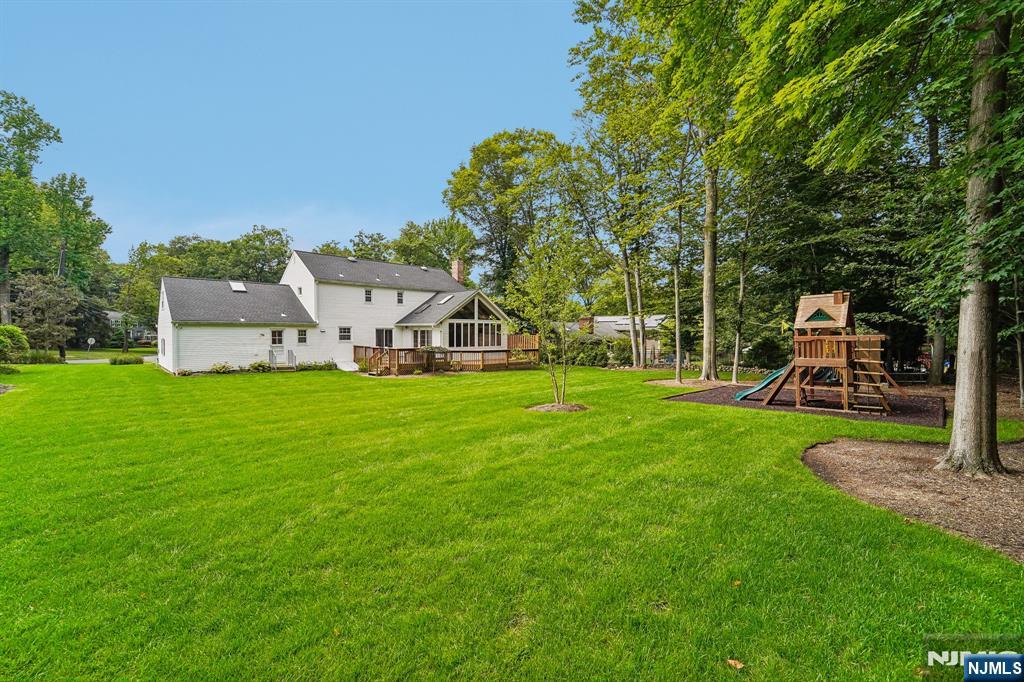 17 Colonial Drive