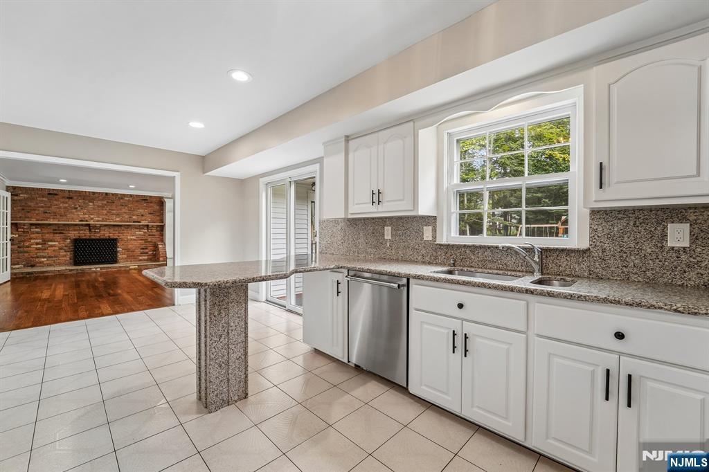17 Colonial Drive