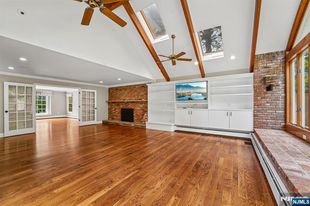 17 Colonial Drive
