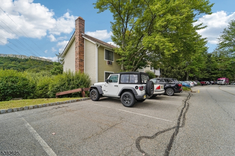 19J Foxwood Dr