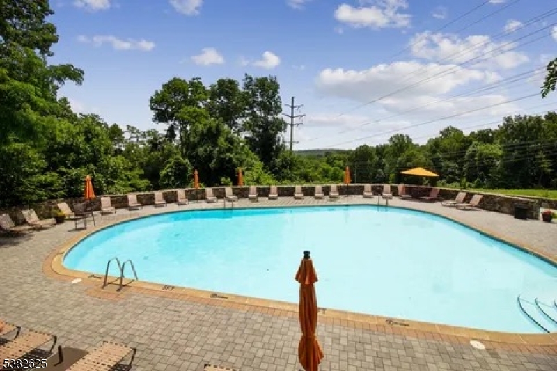 19J Foxwood Dr