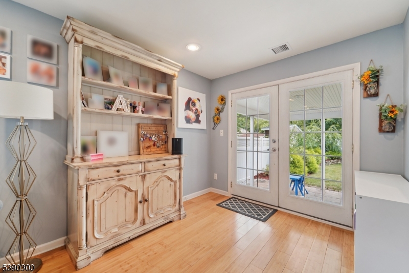 25 Bergen Ave
