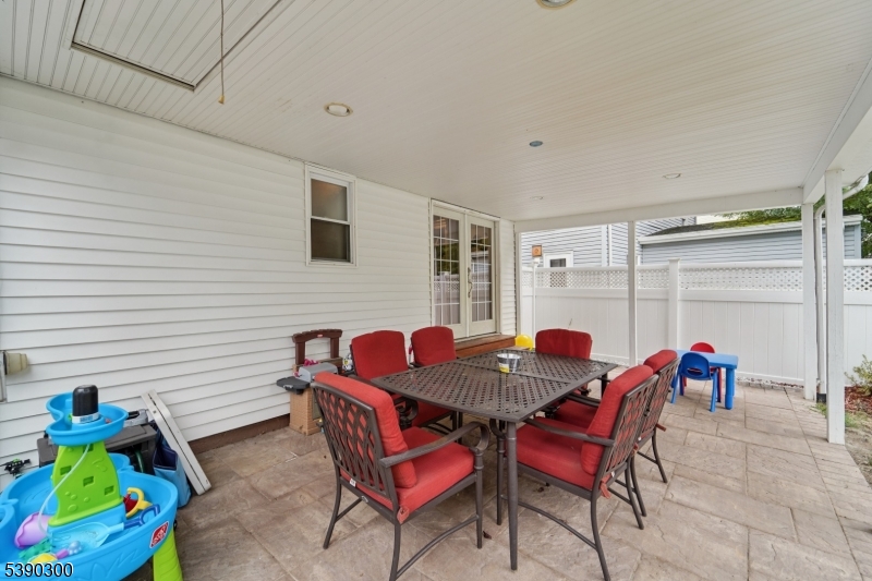 25 Bergen Ave