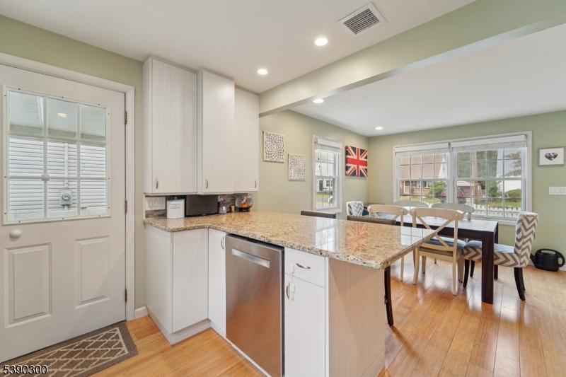 25 Bergen Ave