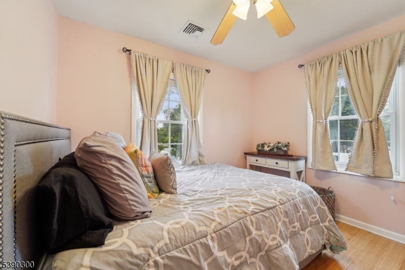 25 Bergen Ave