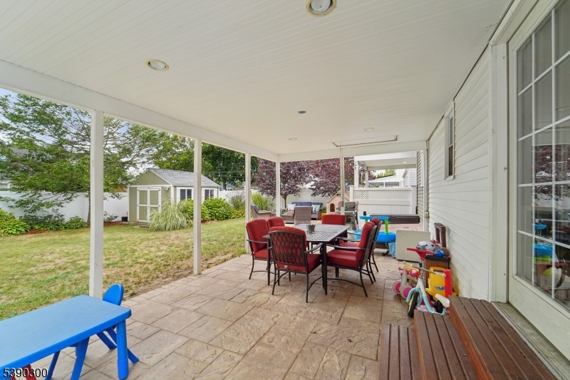25 Bergen Ave