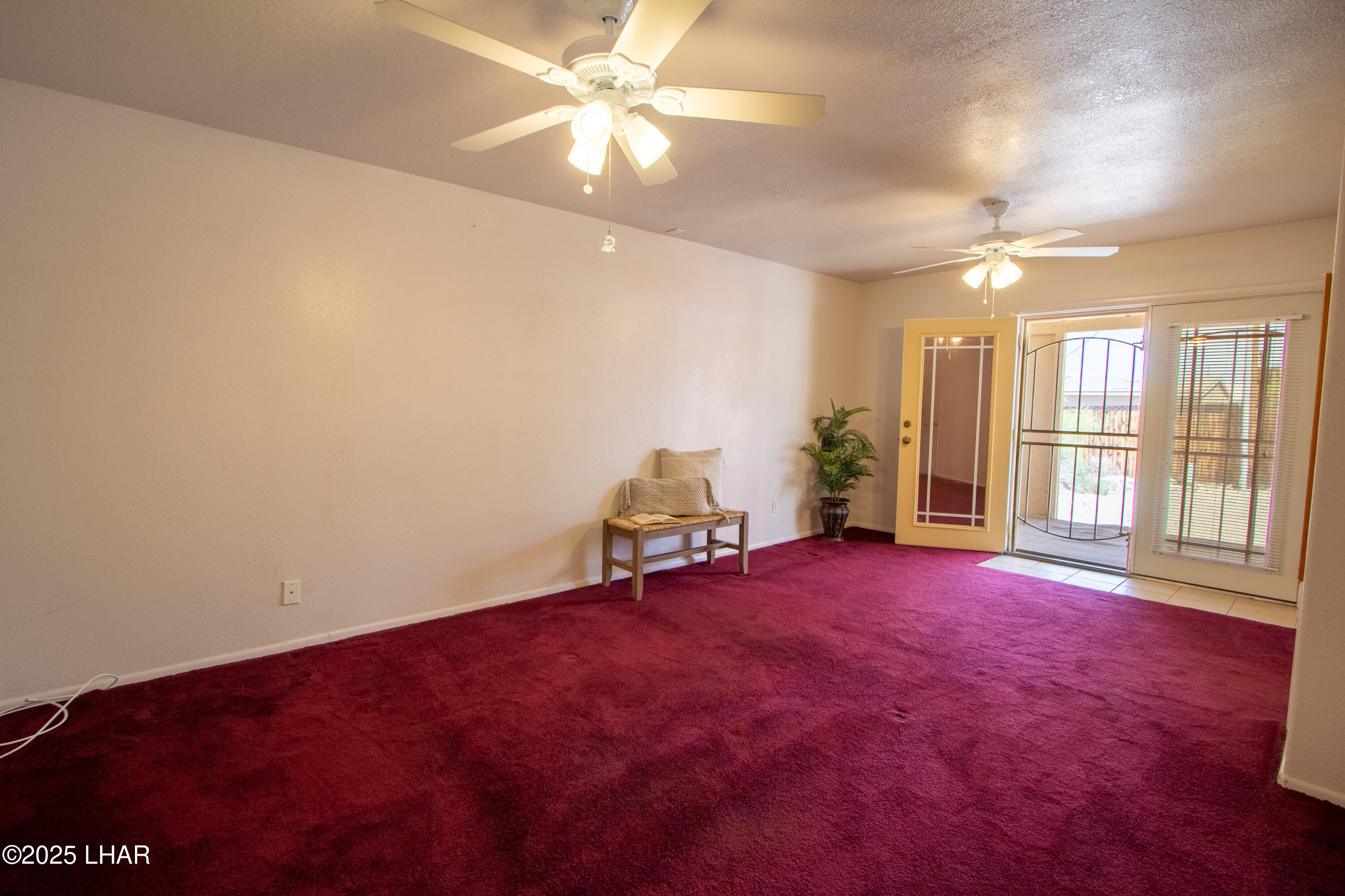 825 Manor Dr