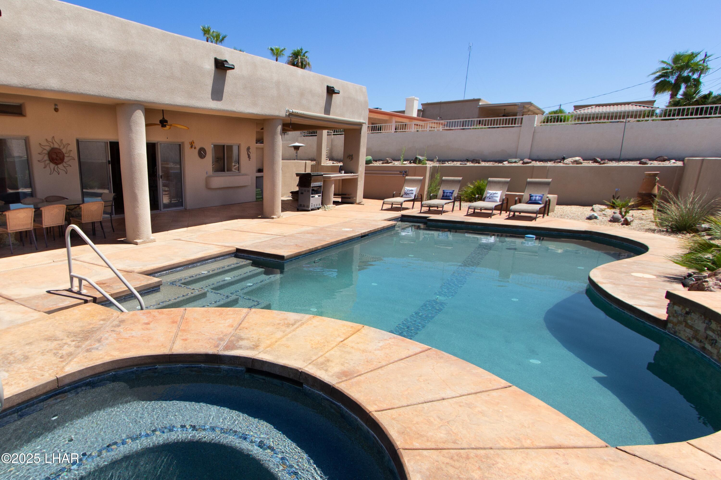 2440 Viejo Ln