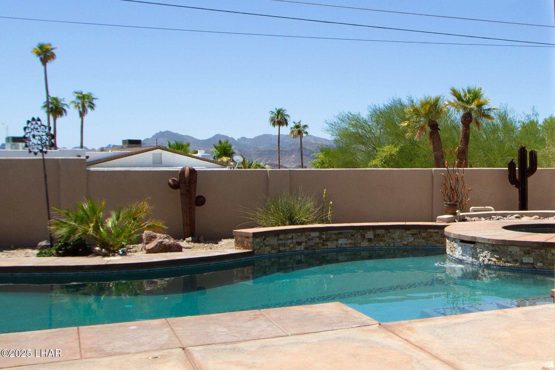 2440 Viejo Ln