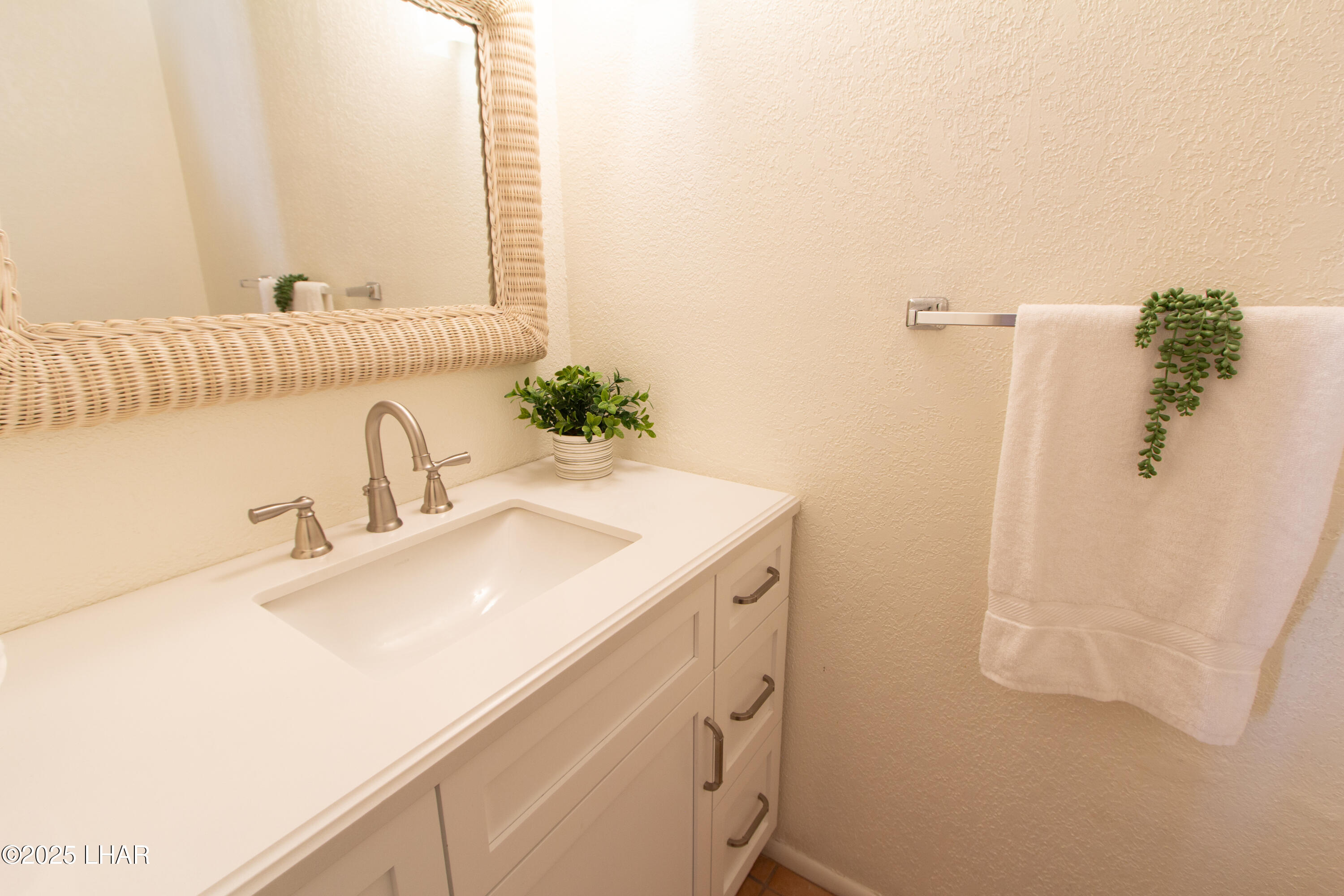 1863 Montana Vista, #B