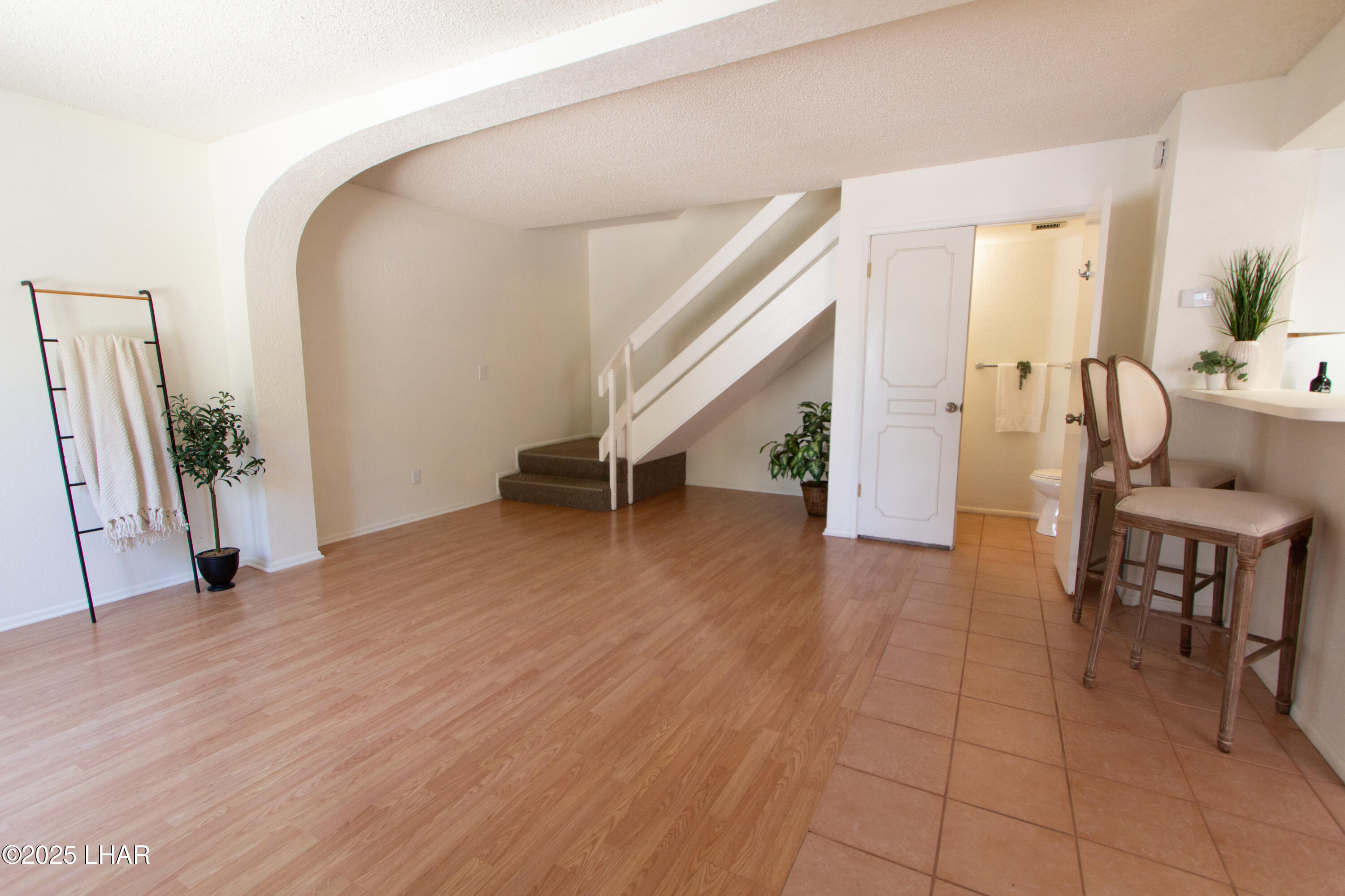 1863 Montana Vista, #B