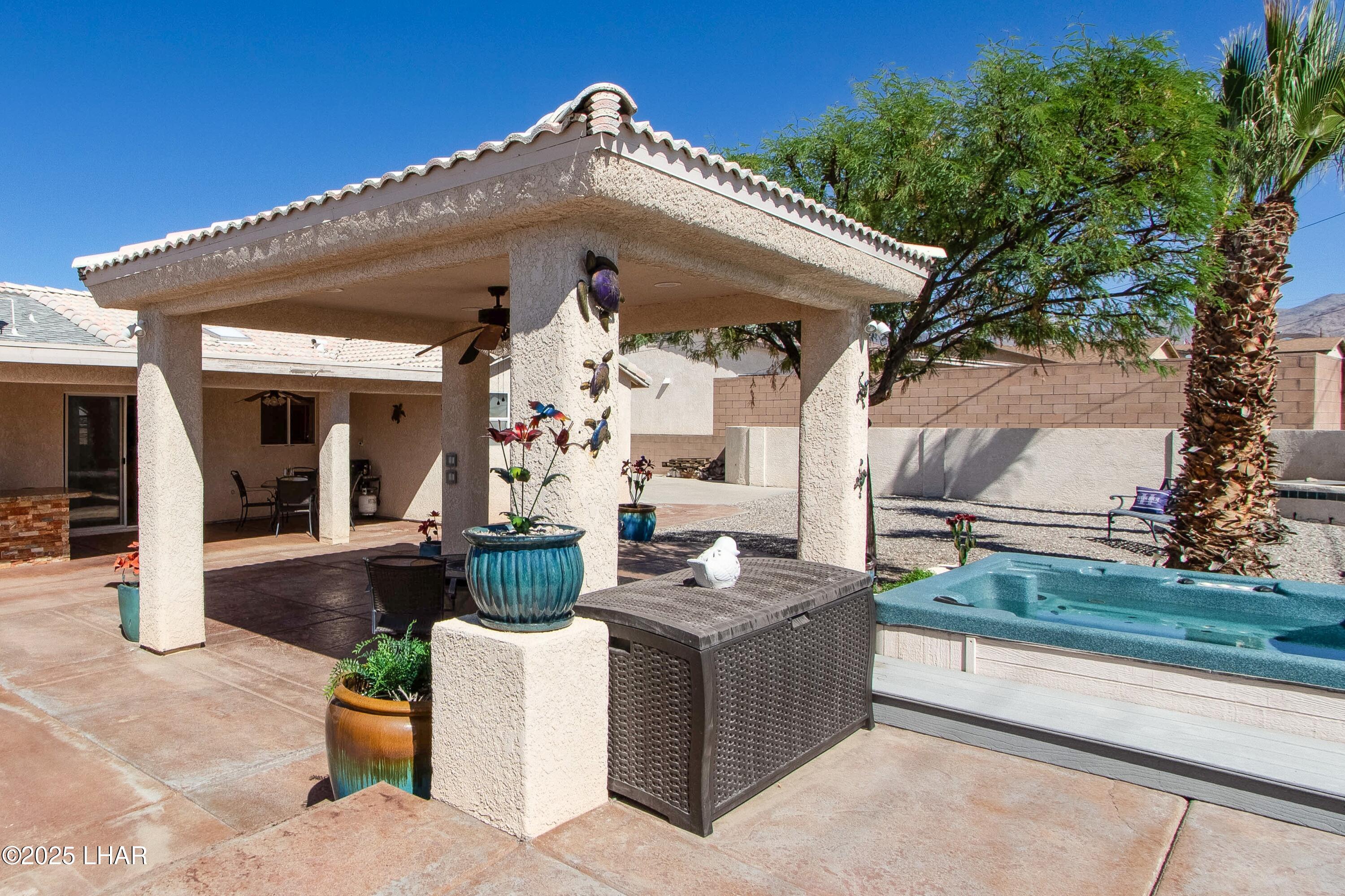 3528 Bluegrass Dr