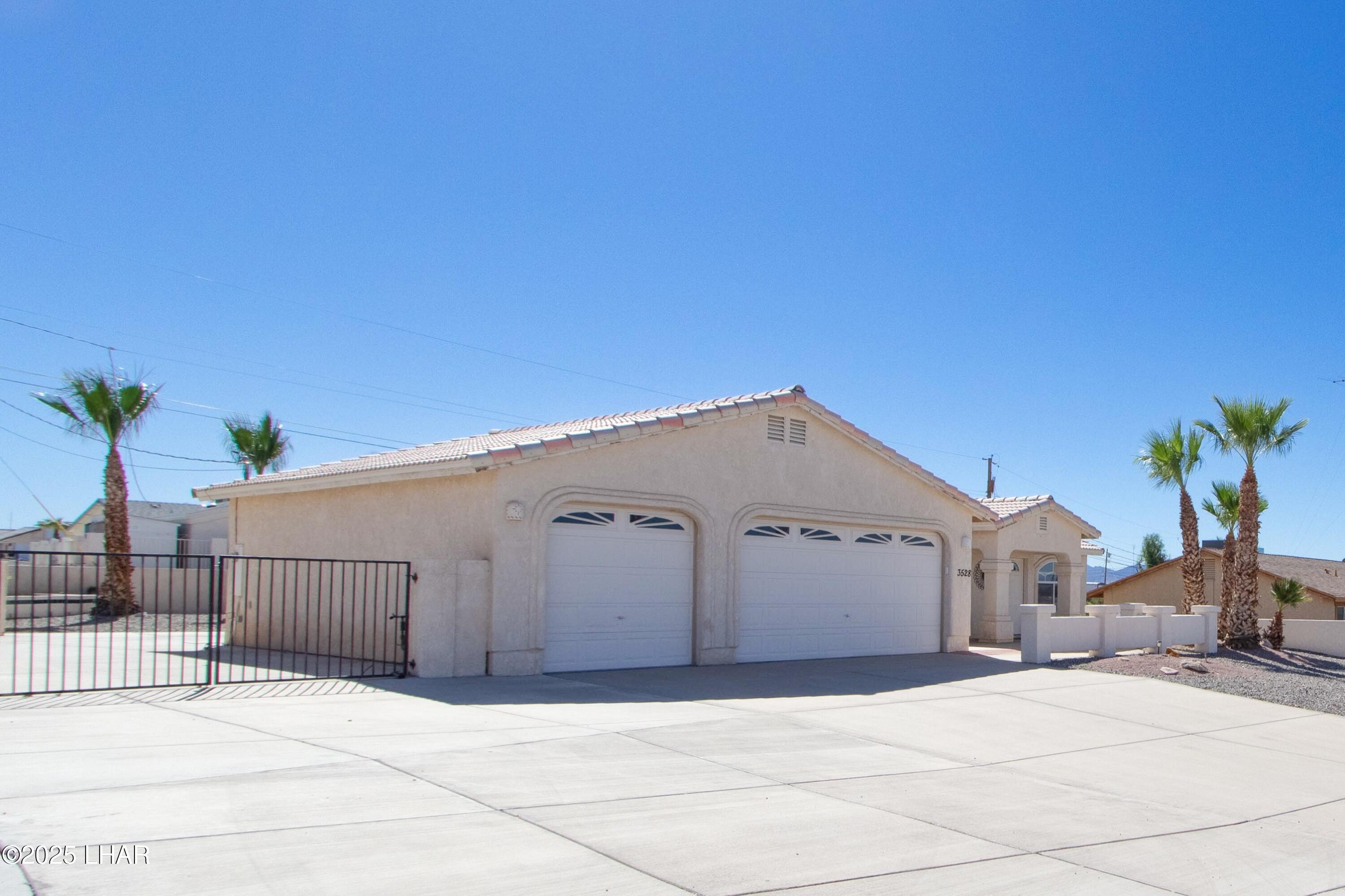 3528 Bluegrass Dr