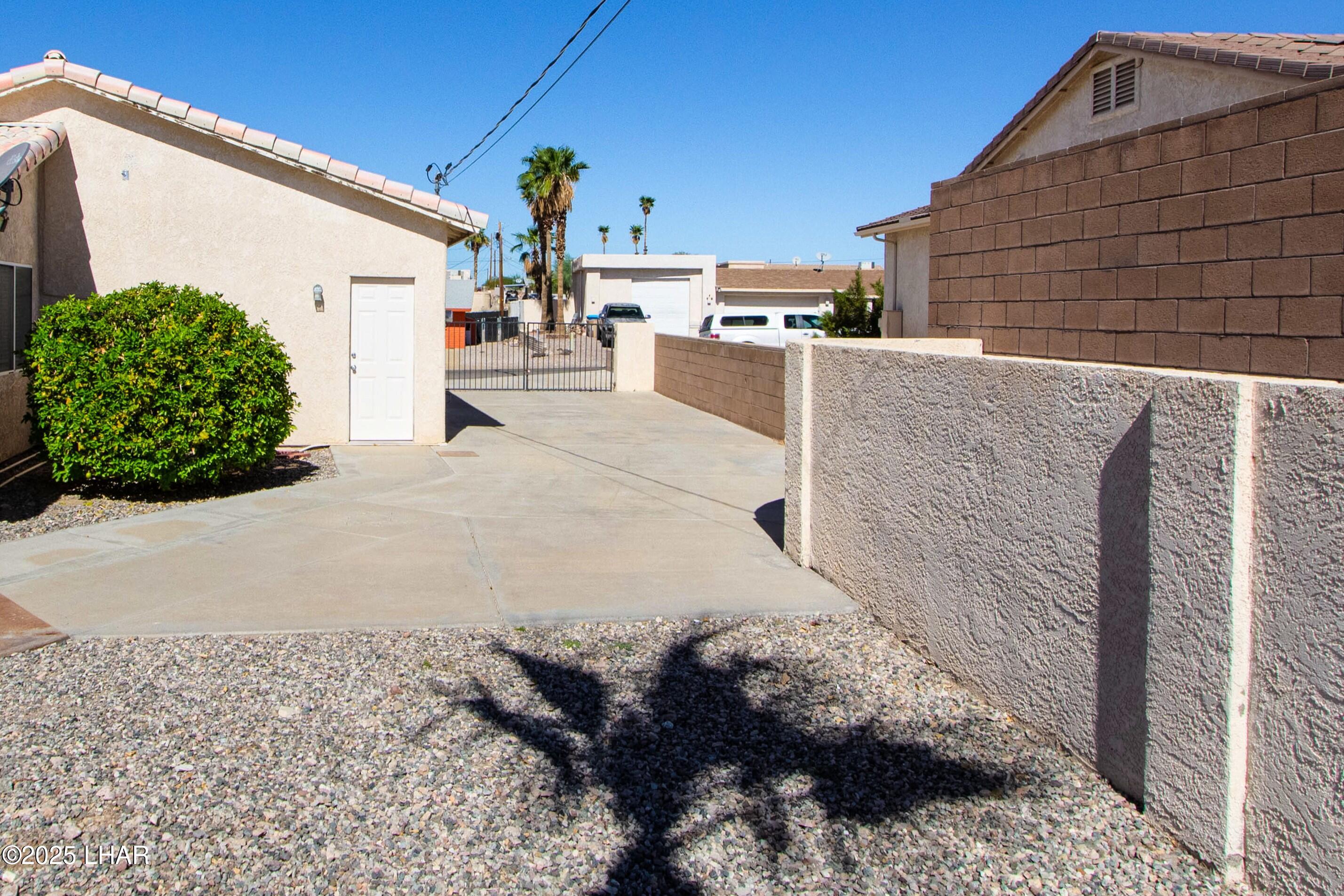 3528 Bluegrass Dr